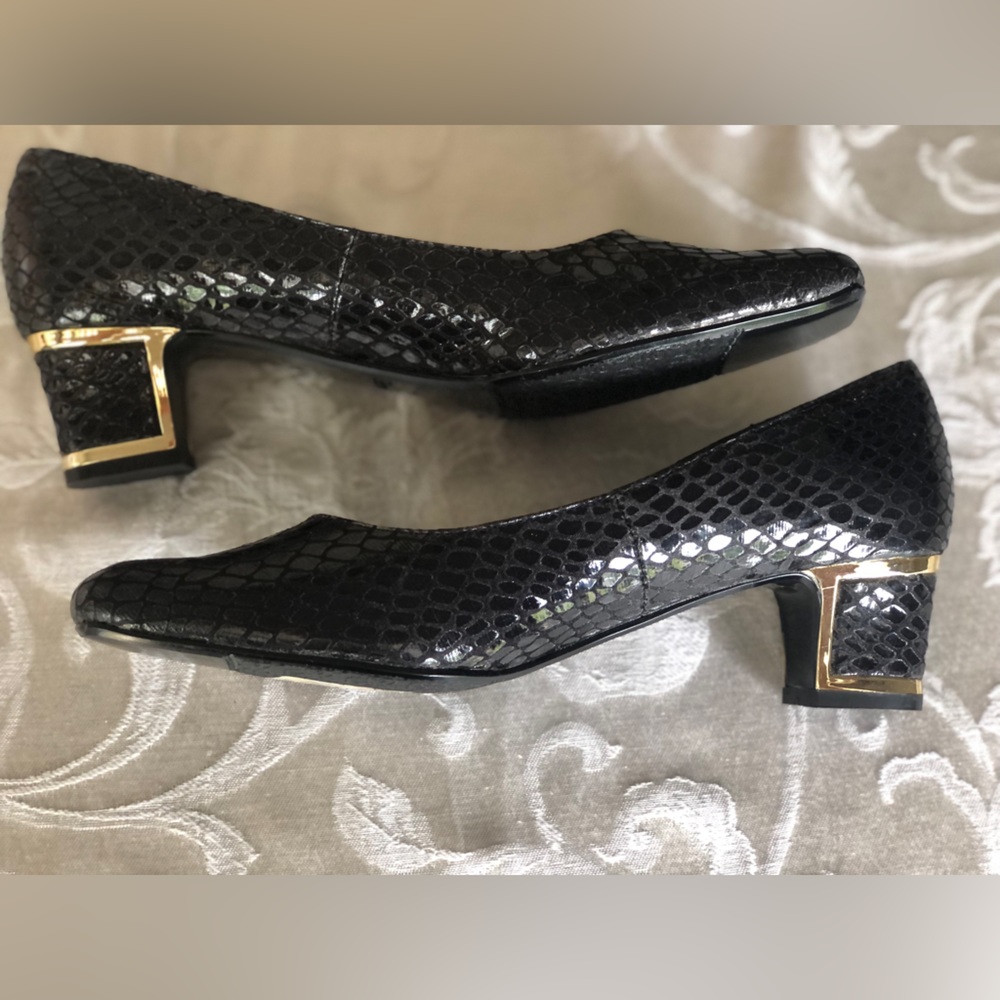 J. Reneé Malika-black croc inspired body with gold heel accent, 8N